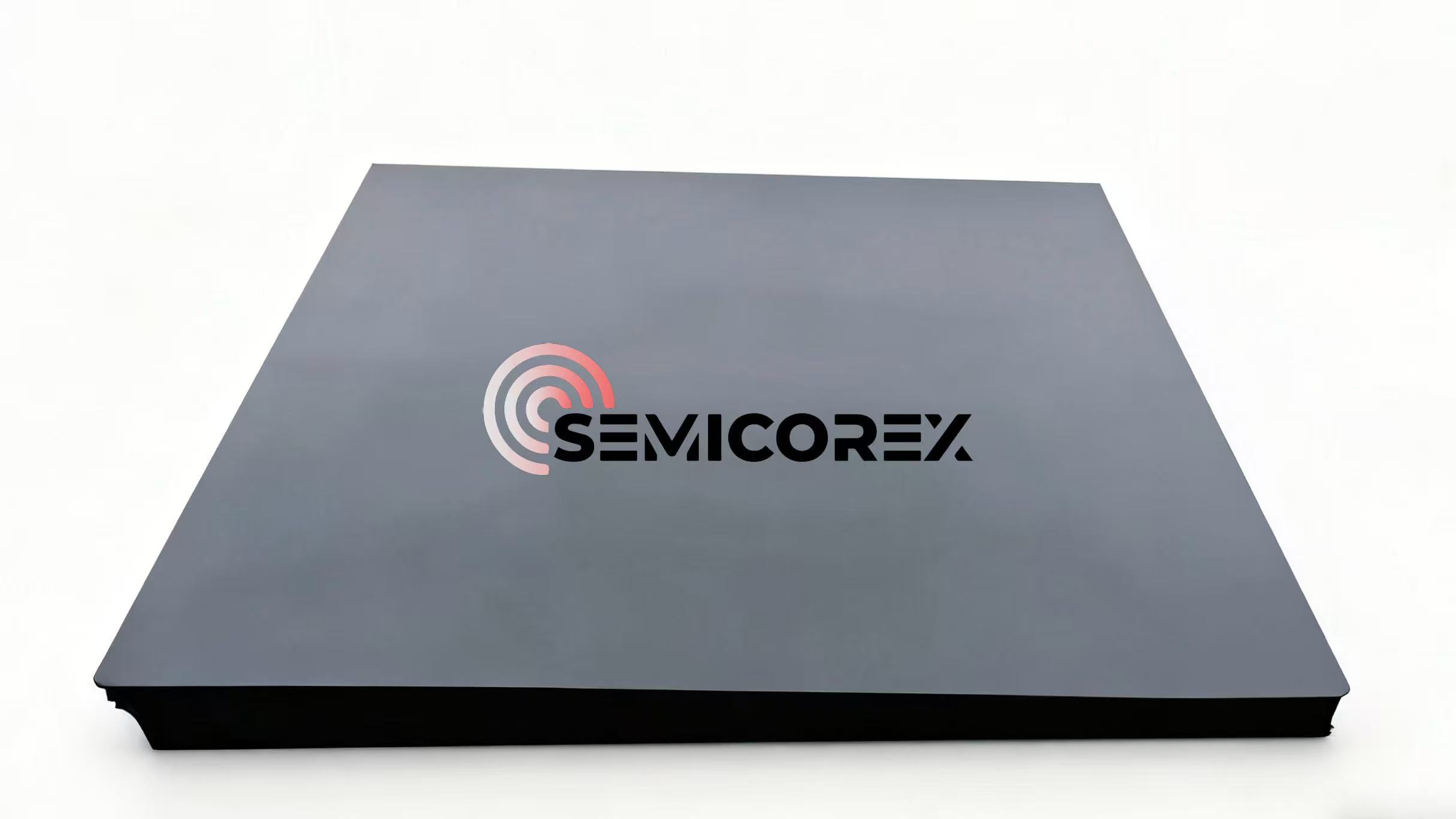 Kakšne so značilnosti črne aluminijeve keramike