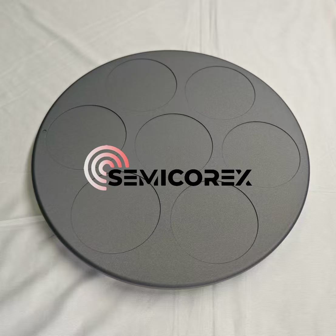 Epitaksialni susceptorji, prevlečeni s SiC